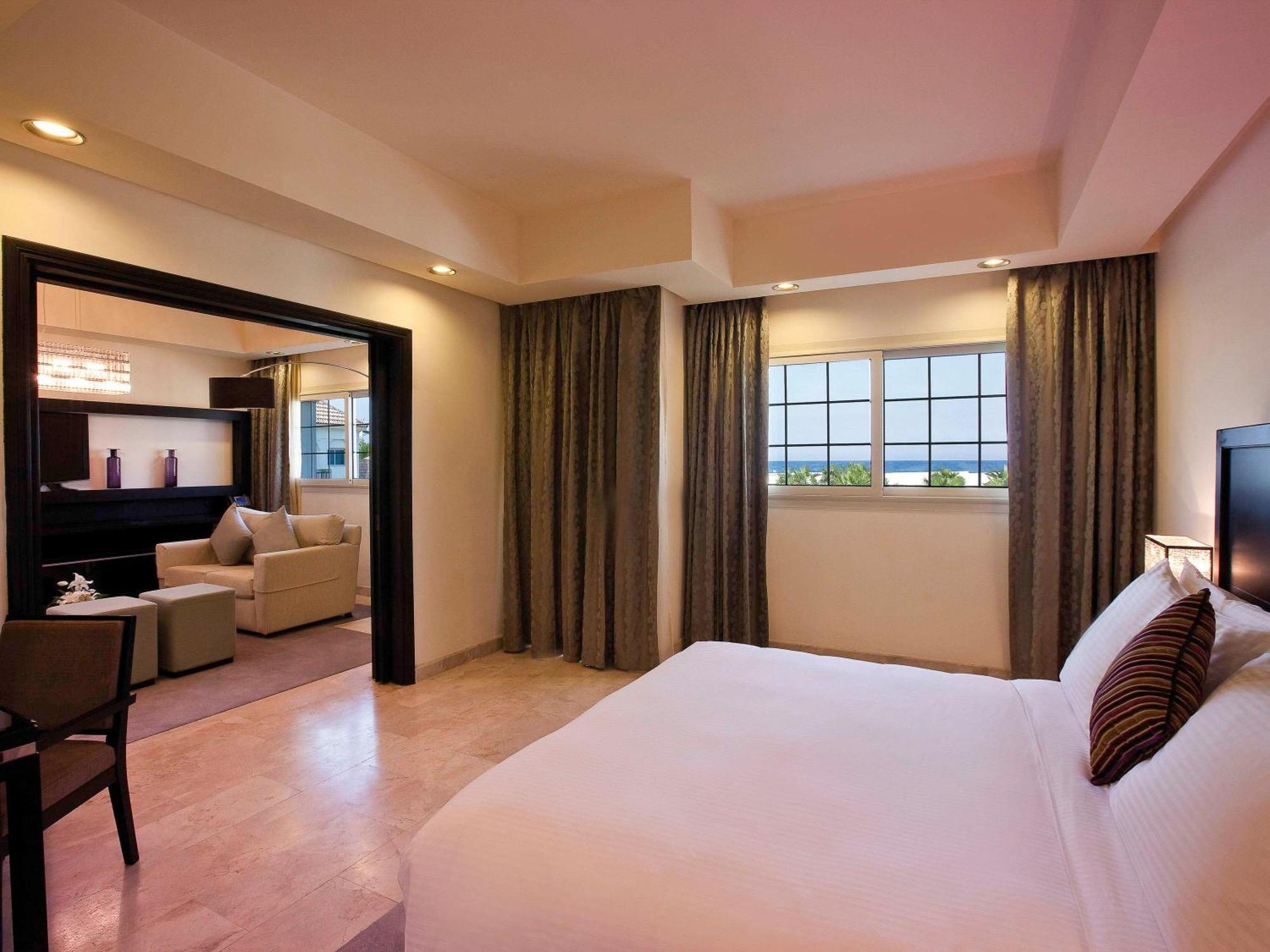 Resort Moevenpick 5*
