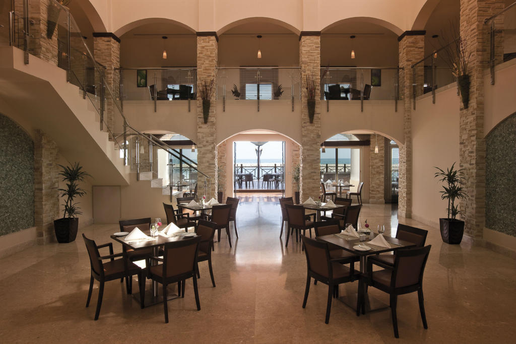 شاطئ موفنبيك 5* الخبر